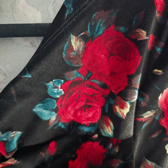 Autumn Adeigbo Rose Cutout Top Size 14 – Velvet, Romantic, New Without Tags - Picture 2 of 7